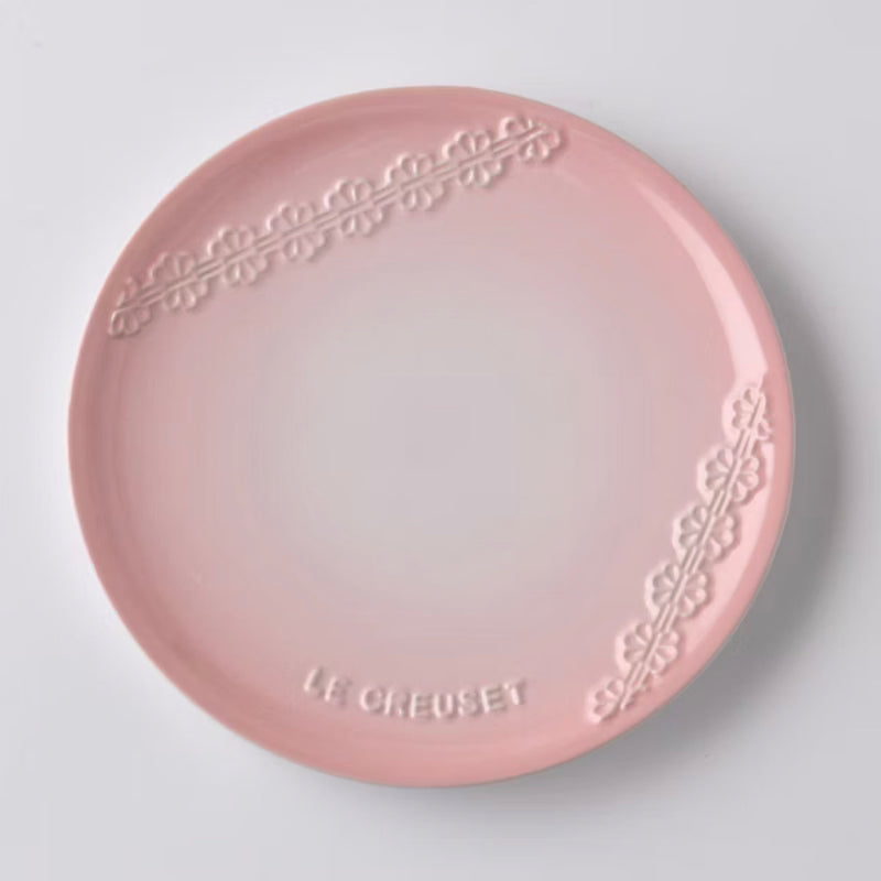 ❥❥❥ 凱莉推薦 ❥❥❥ LC 亞洲版 蕾絲花恬系列 圓形淺盤 19cm 貝殼粉